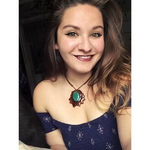 Meet your Posher, Emily